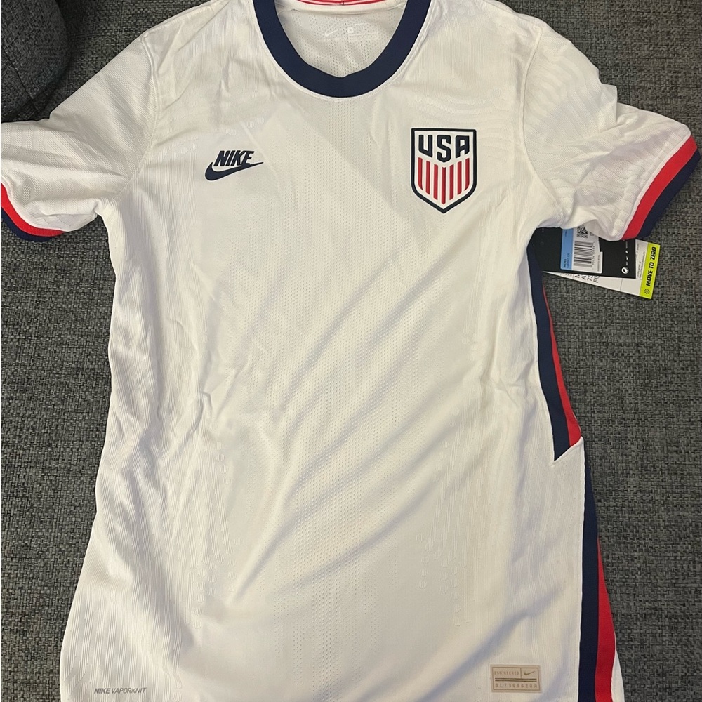 Men’s Nike Vaporknit soccer jersey size medium